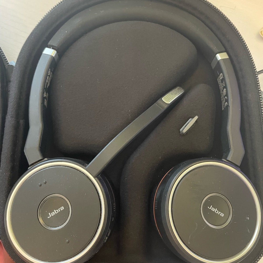 Jabra Evolve 75 Headset with Charger and Case